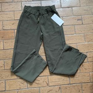 NWT Lululemon On The Right Track Pants size 4